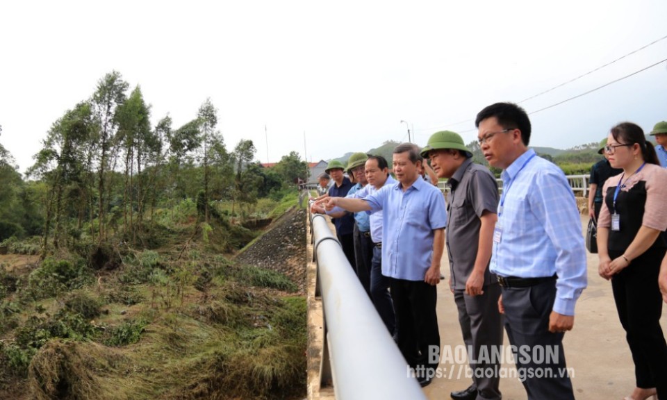 Chánh án Tòa án nhân dân tối cao kiểm tra công tác khắc phục hậu quả cơn bão số 3 tại Lạng Sơn