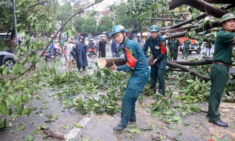 Bão số 3, mưa lũ, sạt lở đất: 345 người chết, mất tích; 168.253 ngôi nhà bị hỏng, thiệt hại