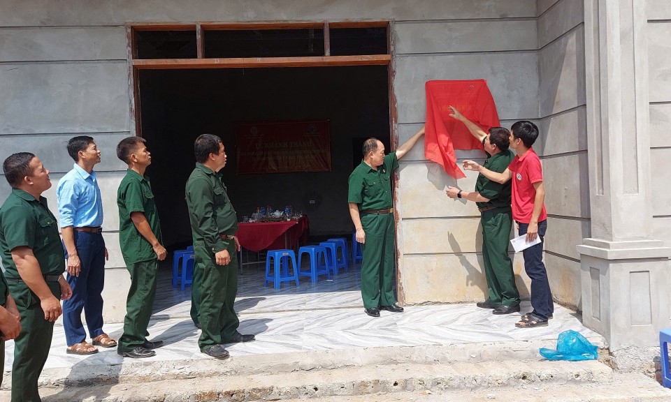 thành, bàn giao “Nhà nhân ái” cho hộ hội viên cựu chiến binh khó khăn tại xã Tràng Phái, huyện Văn Quan