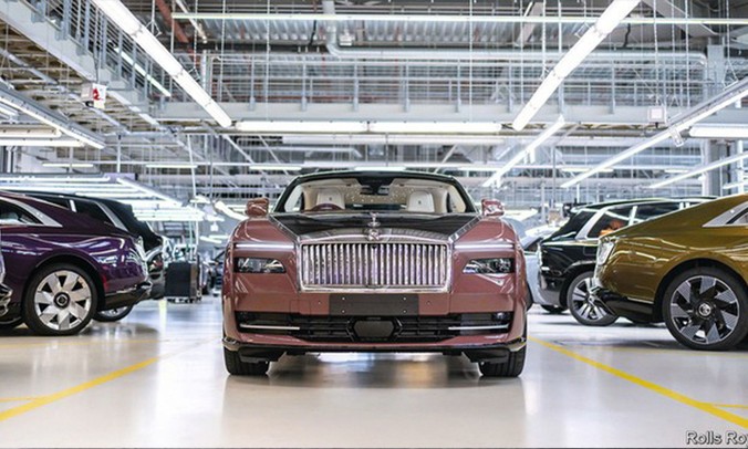 Rolls-Royce lên lịch ra mắt SUV điện đầu tiên