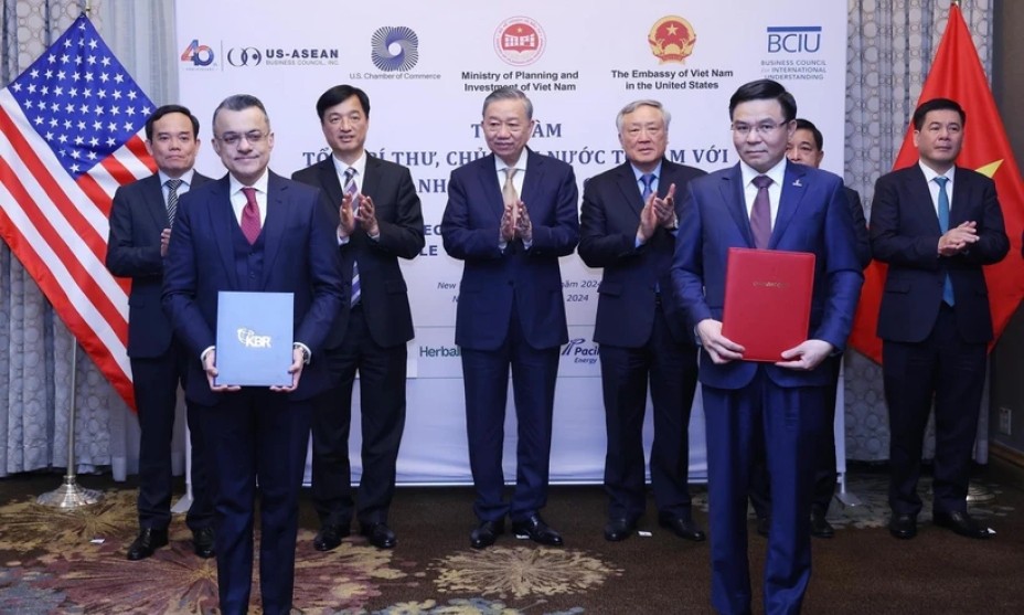 Petrovietnam signs MoUs on digital transformation, sustainable energy with US partners