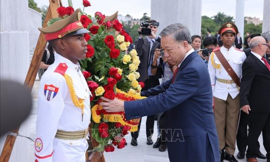 Tổng Bí thư, Chủ tịch nước Tô Lâm đặt vòng hoa tại Đài tưởng niệm Anh hùng dân tộc Cuba Jose Marti