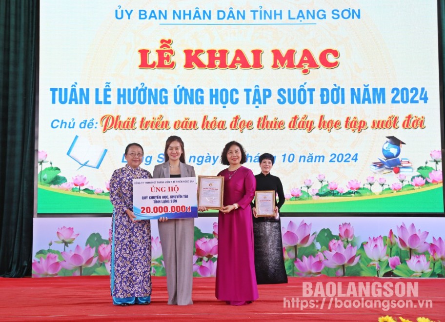 Các doanh nghiệp trên địa bàn tỉnh tham gia ủng hộ Quỹ khuyến học tỉnh