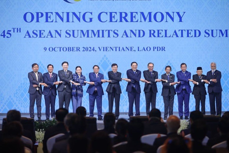 Thủ tướng Chính phủ Phạm Minh Chính cùng các nhà lãnh đạo ASEAN tham dự Hội nghị Cấp cao ASEAN. Ảnh: VGP/Nhật Bắc