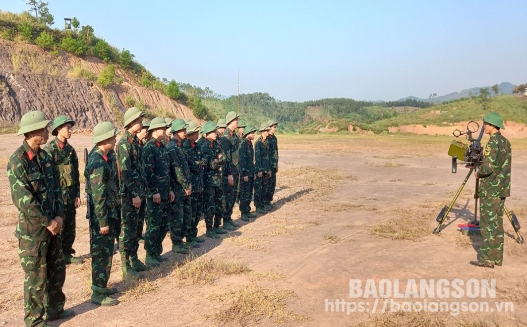 Lực lượng dự bị động viên tham gia huấn luyện chuẩn bị diễn tập khu vực phòng thủ huyện Lộc Bình năm 2024