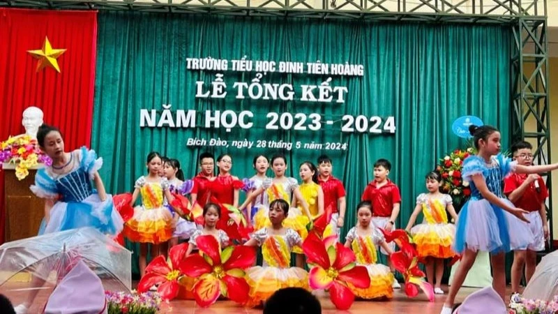 Lễ tổng kết năm học 2023-2024 trường tiểu học Đinh Tiên Hoàng, thành phố Ninh Bình, tỉnh Ninh Bình. (Nguồn:Ttrường tiểu học Đinh Tiên Hoàng)