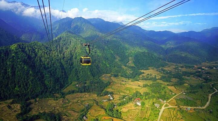 Chinh phục đèo Ô Quy Hồ dễ dàng bằng cáp treo.