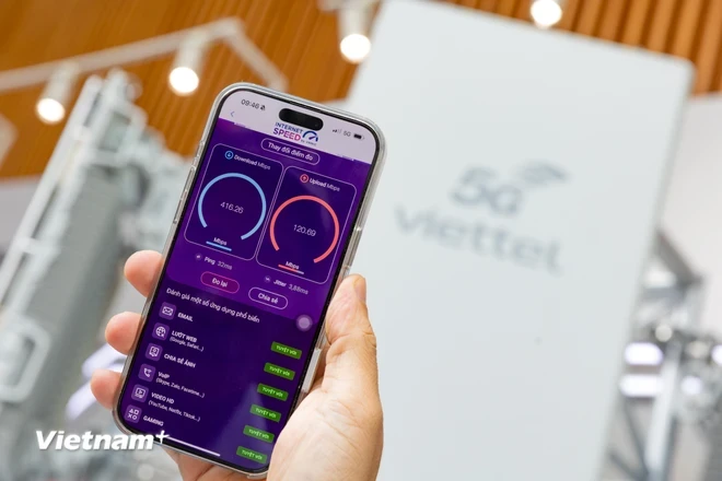 Người dùng đã có thể kích hoạt và sử dụng mạng 5G của Viettel trên 63 tỉnh thành cả nước. (Ảnh: Minh Sơn/Vietnam+)