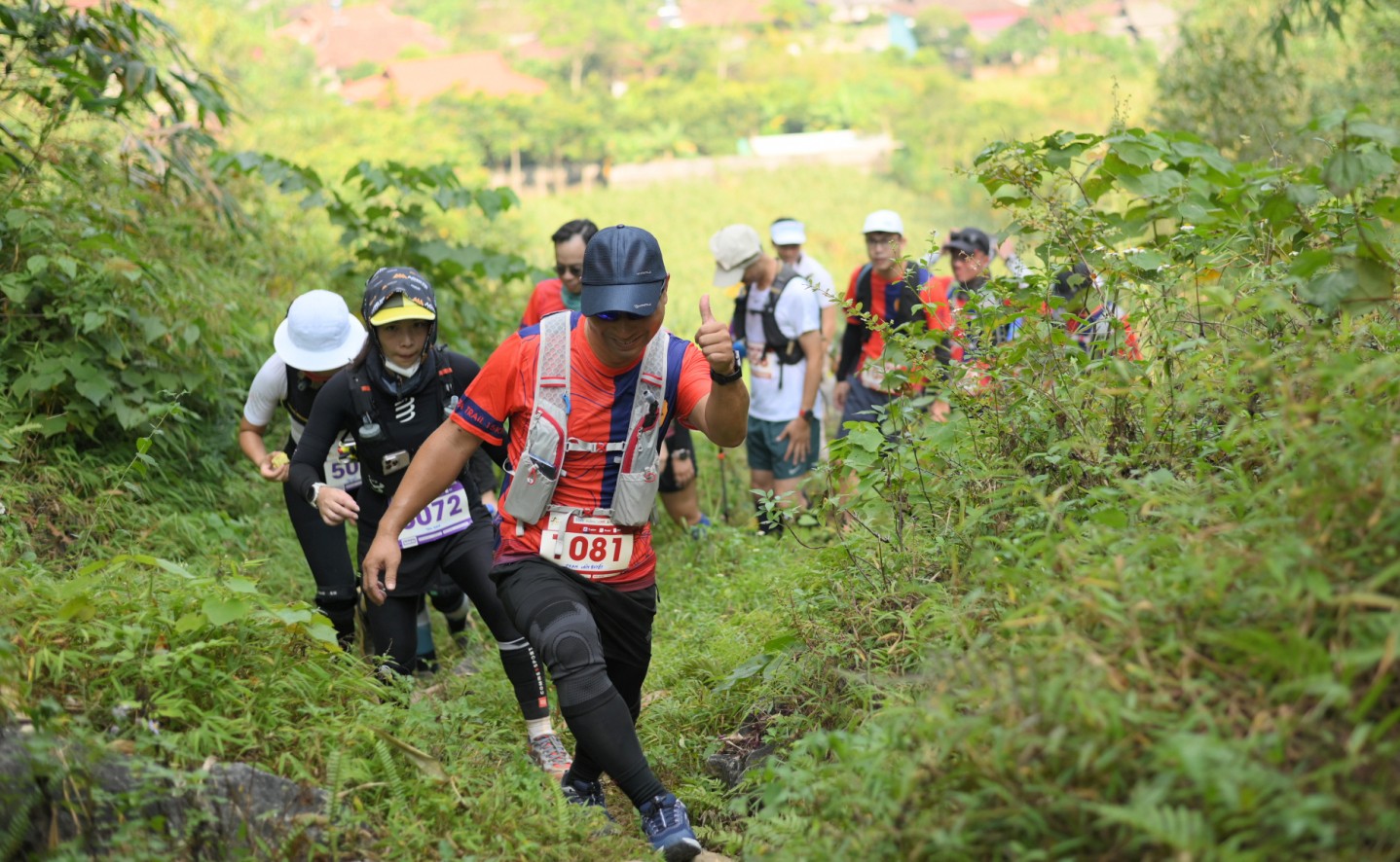 Khách du lịch tham gia giải chạy Mùa vàng Bắc Sơn Ultra Trail năm 2024 - hoạt động trong Lễ hội 