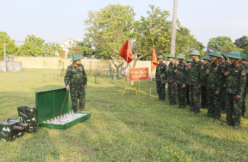 Đại đội Công binh, Lữ đoàn 405 (Quân khu 3) tổ chức huấn luyện chuyên ngành.