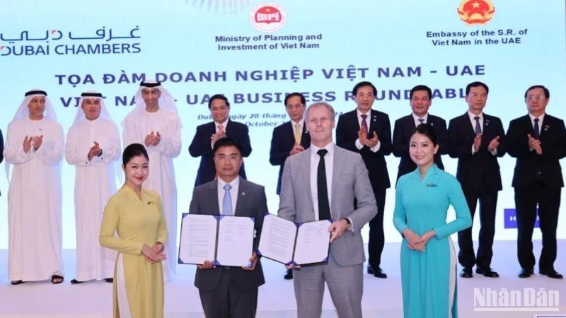 Vietnam Airlines và Etihad Airways trao biên bản ghi nhớ.