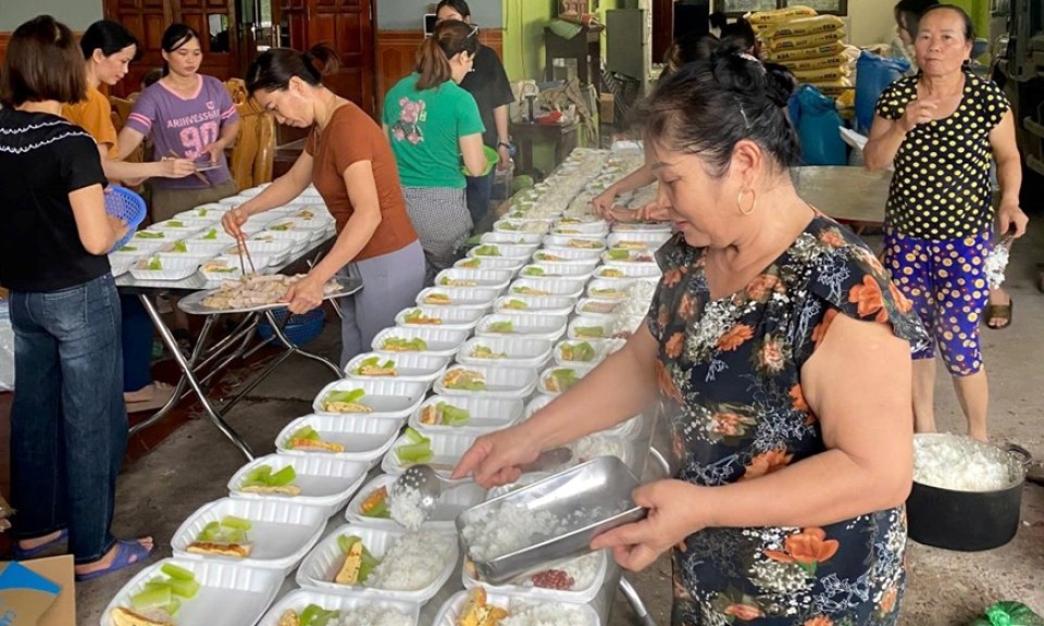 Bảo quản an toàn thực phẩm cho người dân vùng bão, lũ