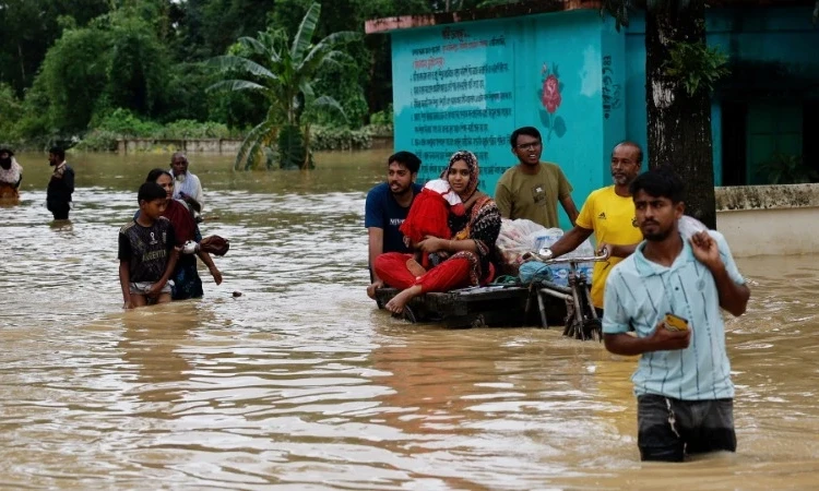 Lũ lụt nghiêm trọng tại Bangladesh khiến 5 người chết, hàng nghìn người mắc kẹt