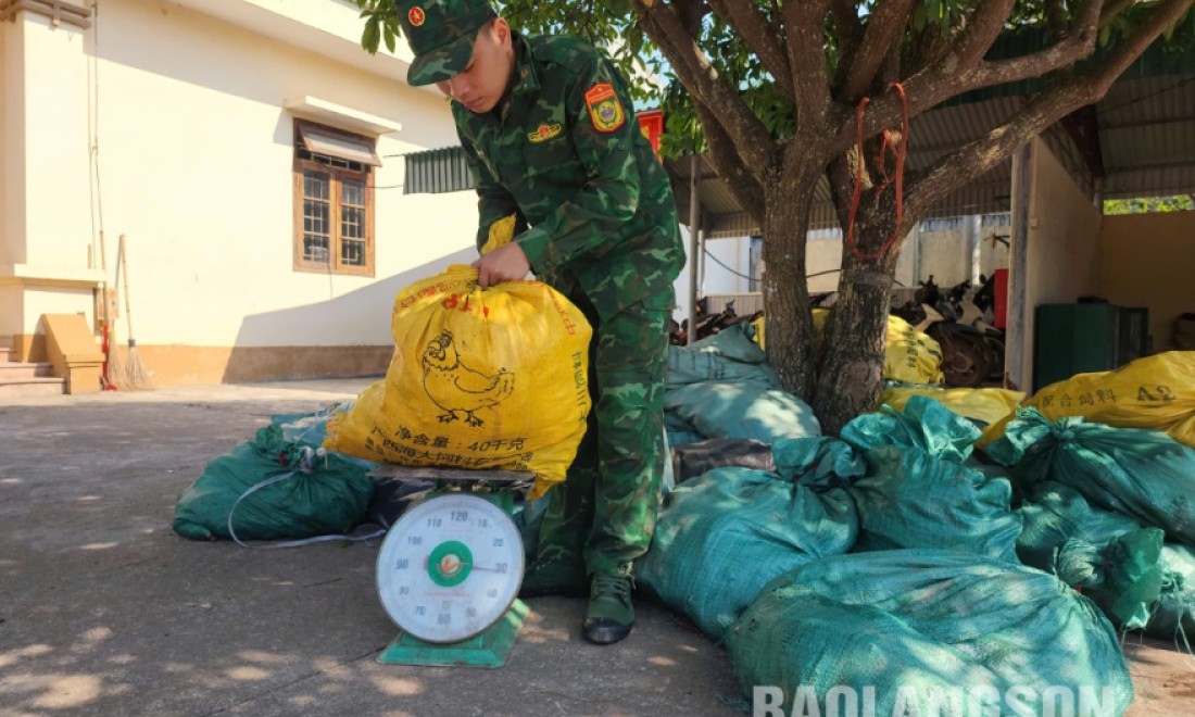 Đồn Biên phòng Cửa khẩu Chi Ma tịch thu 400 kg chân lợn đông lạnh không rõ nguồn gốc