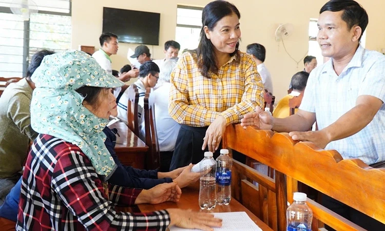 Định hướng xây dựng, phát triển đất nước-lý luận và thực tiễn: Phát huy vai trò giám sát của nhân dân