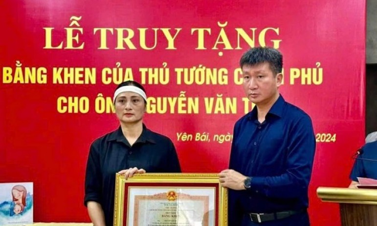 Thủ tướng truy tặng Bằng khen với người hy sinh khi cứu nạn trong bão số 3 tại Yên Bái