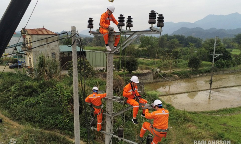 Công ty Điện lực Lạng Sơn: Chủ động đảm bảo an toàn cho người lao động