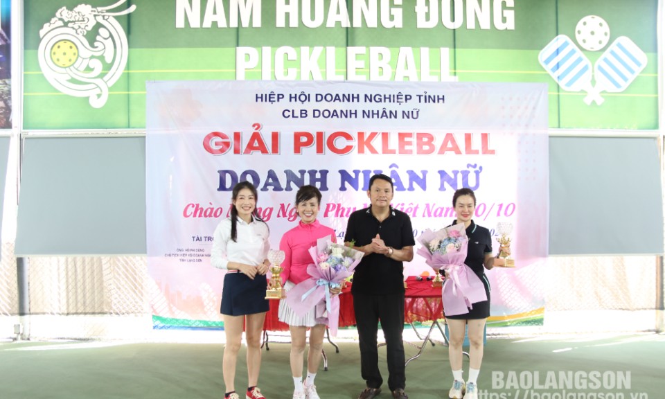 Câu lạc bộ Doanh nhân nữ tỉnh tổ chức giải Pickleball Doanh nhân nữ 