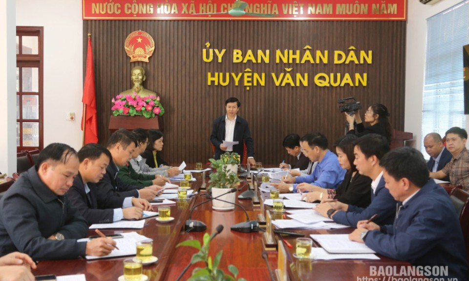 Lãnh đạo Ủy ban MTTQ Việt Nam tỉnh làm việc tại Văn Quan về việc triển khai thực hiện chương trình hỗ