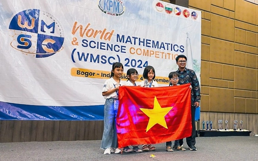 Đoàn Việt Nam giành giải Nhất đồng đội, hạng mục Science, Middle Primary; giải Nhì đồng đội, hạng mục Puzzle Contest, Middle Primary; giải Nhất đồng đội, hạng mục Best Overall, Middle Primary. 