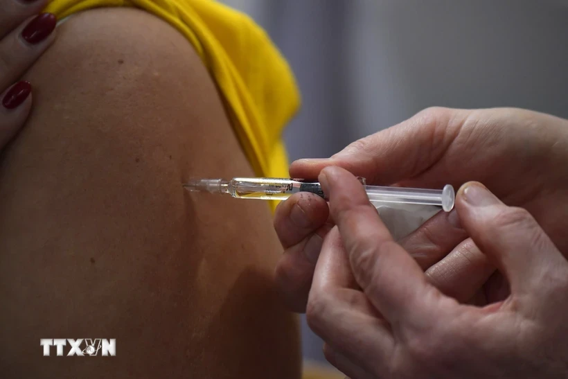 Tiêm vaccine. (Ảnh: AFP/TTXVN)