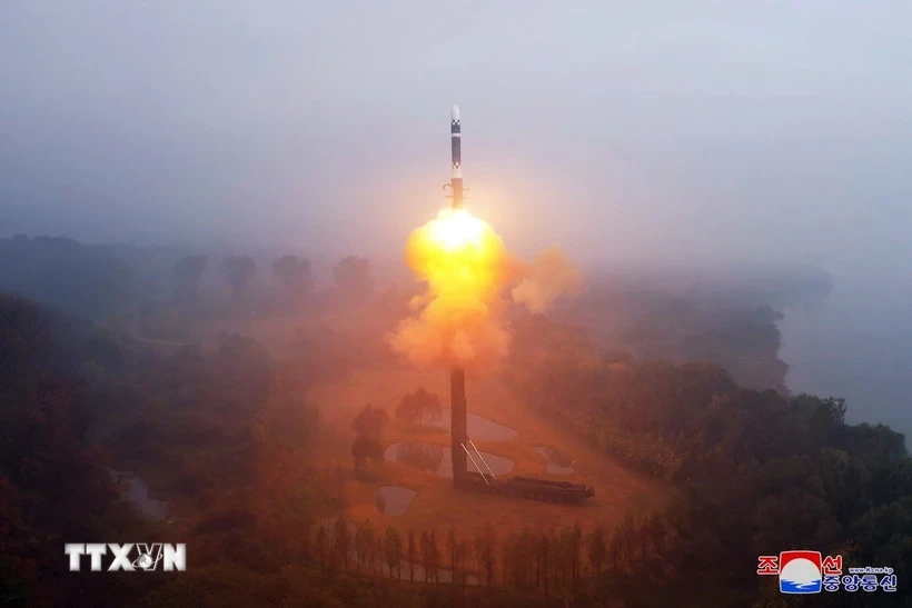 Vụ phóng tên lửa đạn đạo liên lục địa (ICBM) Hwasong-19 của Triều Tiên ngày 31/10/2024. (Ảnh: Yonhap/TTXVN)