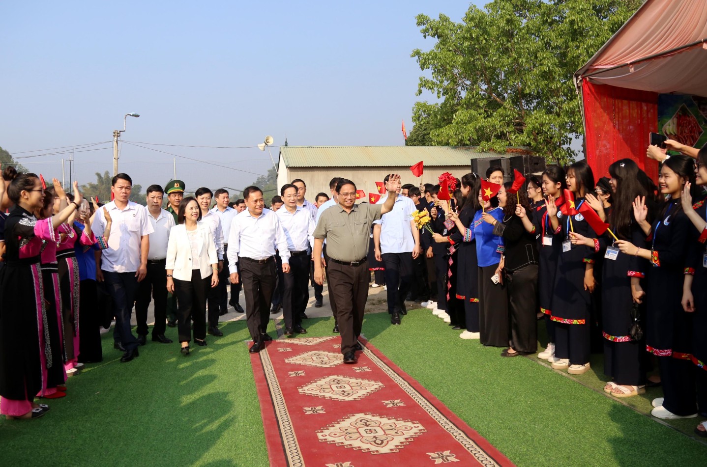 Thủ tướng Phạm Minh Chính dự “Ngày hội Đại đoàn kết toàn dân tộc” tại Khu dân cư khu 8, thị trấn Na Sầm (huyện Văn Lãng, tỉnh Lạng Sơn)