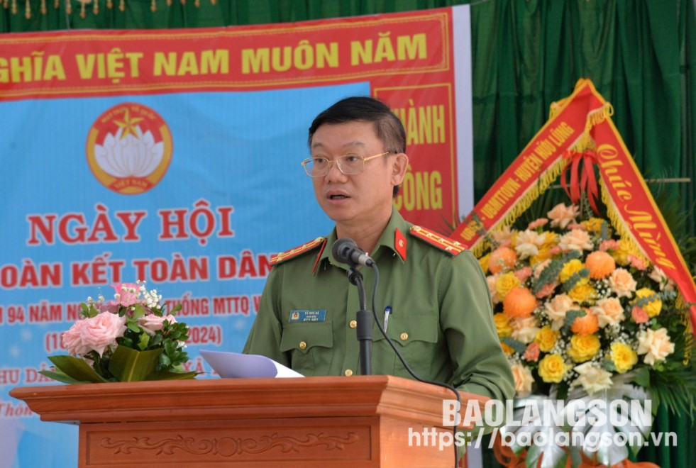 Đồng chí Đại tá Vũ Như Hà, Ủy viên Ban Thường vụ Tỉnh ủy, Giám đốc Công an tỉnh phát biểu tại ngày hội