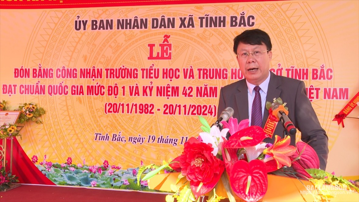 Lãnh đạo UBND huyện Lộc Bình phát biểu tại buổi lễ