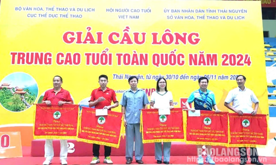 Vận động viên Lạng Sơn đoạt 2 huy chương vàng tại Giải cầu lông trung cao tuổi toàn quốc năm 2024