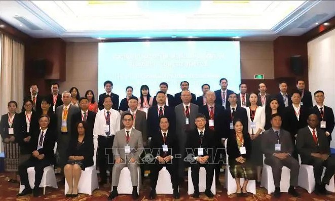 Vietnam attends int'l forum on socialism, Marxism in Laos