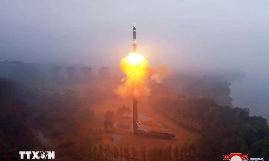 Hàn Quốc: Vụ Triều Tiên phóng ICBM không liên quan đến thử nghiệm động cơ mới