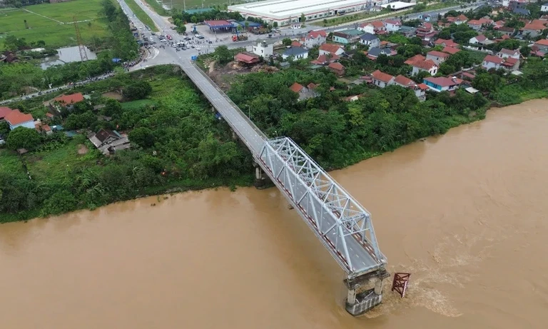 Lập tổ công tác triển khai Dự án đầu tư xây dựng cầu Phong Châu mới