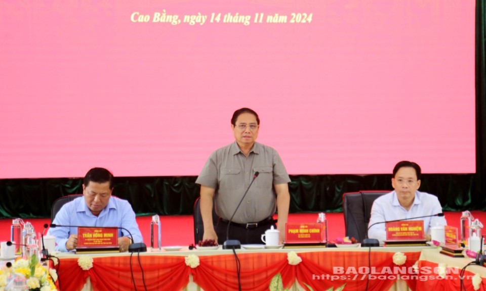 The Prime Minister worked with Lang Son and Cao Bang provinces on the implementation of two expressway projects