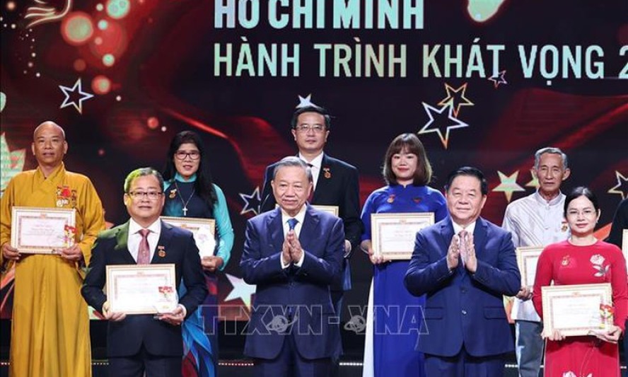 Tổng Bí thư Tô Lâm dự Chương trình 'Hồ Chí Minh-Hành trình khát vọng 2024'