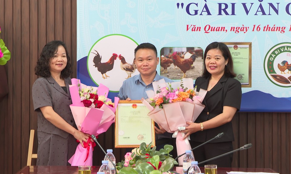 Công bố văn bằng bảo hộ nhãn hiệu tập thể "Gà ri Văn Quan"