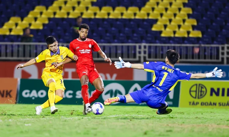 Vòng chín Giải bóng đá LPBank V.League 1-2024/2025: Hải Phòng có trận thắng đầu tiên