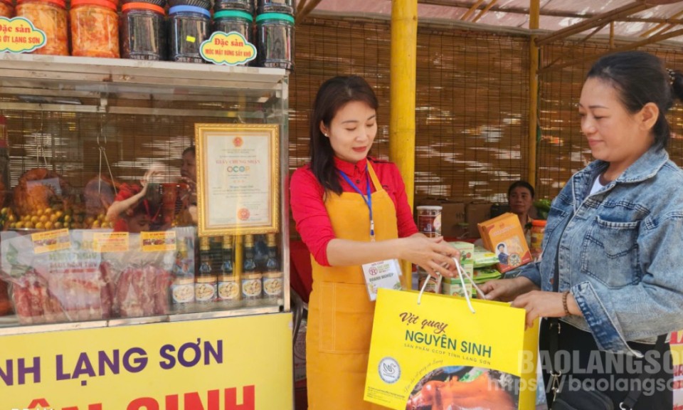 Quảng bá sản phẩm đặc trưng của Lạng Sơn tại Hội chợ đặc sản vùng miền Việt Nam 2024