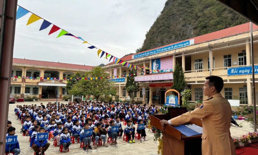 Phát động phong trào xây dựng mô hình “Đoạn đường ông cháu cùng chăm” tại thị trấn Đồng Mỏ, huyện Chi Lăng