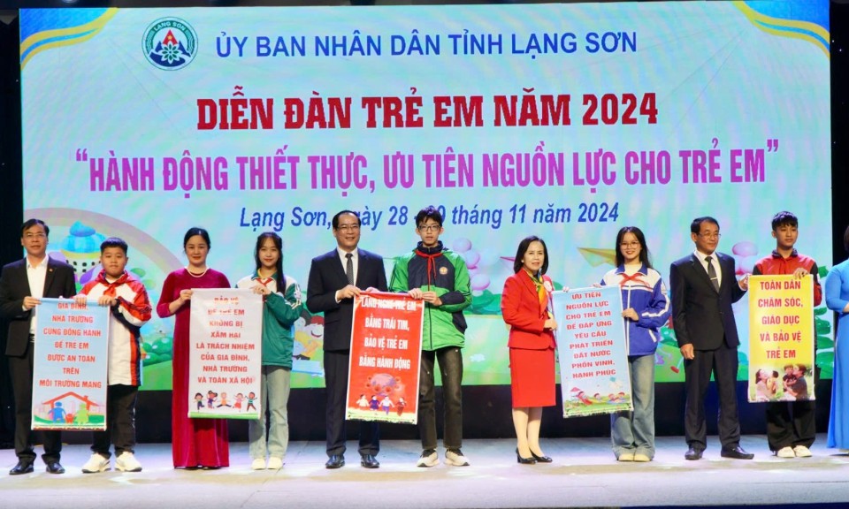 Lãnh đạo tỉnh dự diễn đàn trẻ em năm 2024