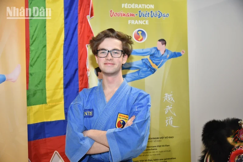 Võ sinh người Bỉ Dante Thomsin tại Giải vô địch Vovinam toàn nước Pháp 2024. (Ảnh: KHẢI HOÀN)