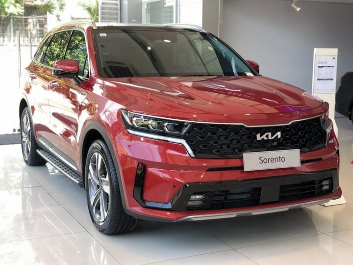 KIA Sorento giảm giá mạnh các phiên bản sử dụng động cơ hybrid. Ảnh: THACO-KIA