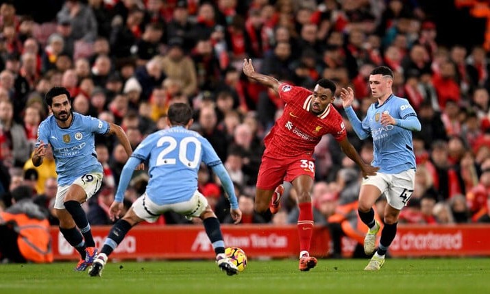 Thua Liverpool, Man City chìm sâu khủng hoảng