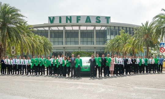 Taxi Mai Linh mua và thuê 3.999 ô tô điện VinFast từ GSM để chuyển đổi xanh