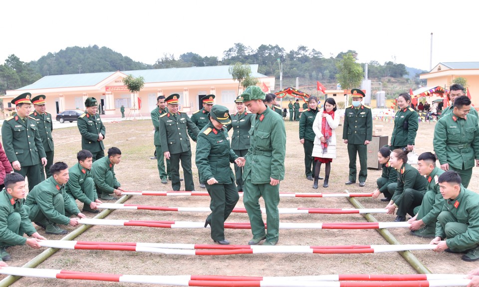 Lực lượng vũ trang tỉnh: Vui xuân mới không quên nhiệm vụ