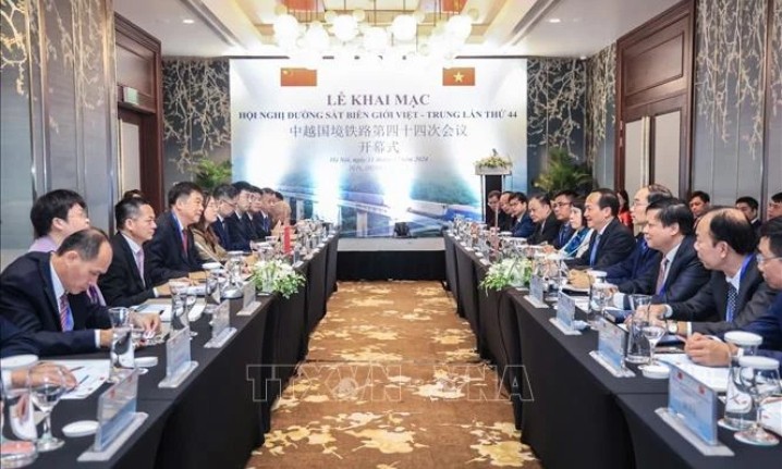 Vietnam, China ink protocol on railway transport cooperation