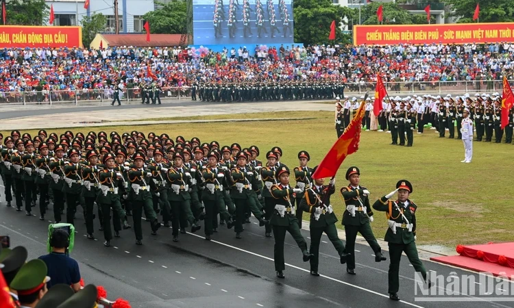 sự nghiệp vẻ vang, xây dựng Quân đội nhân dân Việt Nam vững mạnh, bảo vệ vững chắc Tổ quốc Việt Nam xã