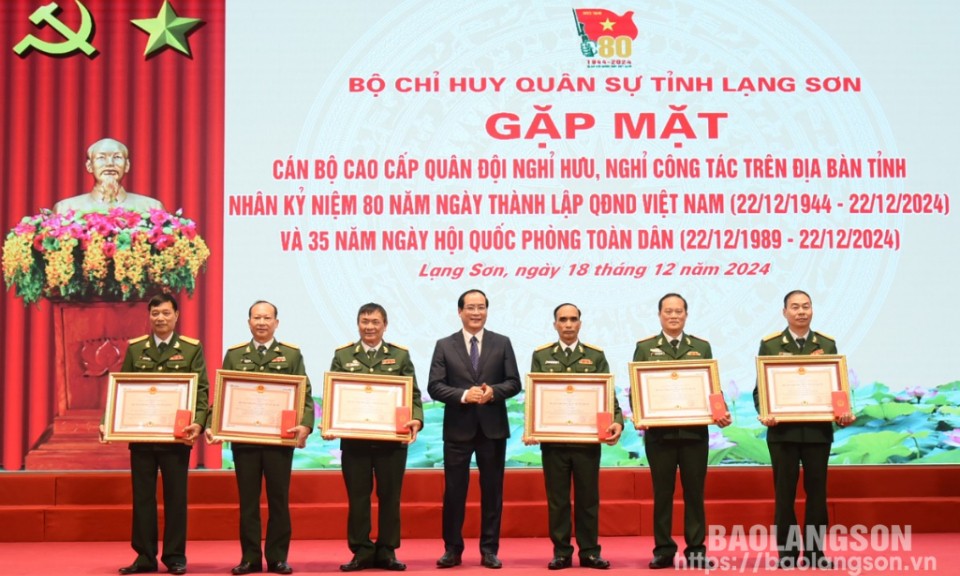 Gặp mặt cán bộ cao cấp quân đội nghỉ hưu, nghỉ công tác trên địa bàn tỉnh