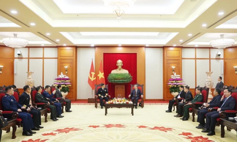 Party chief receives Chinese Minister of Defence