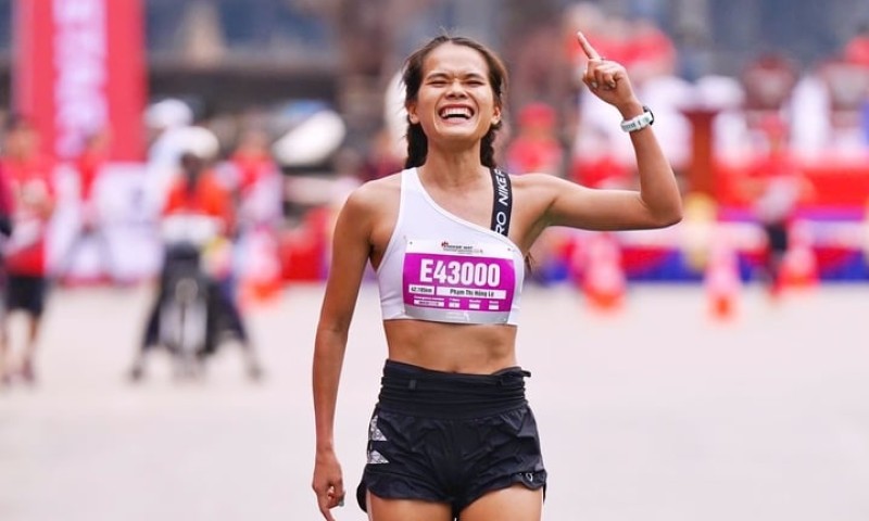 Phạm Thị Hồng Lệ, Nguyễn Thị Oanh về nhất giải marathon xuyên Angkor Wat